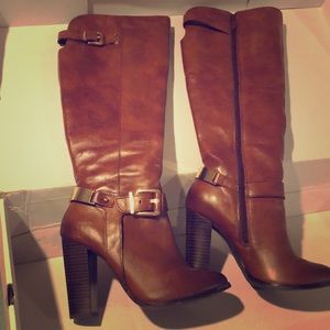 Near perfect Aldo boots- size 7.5